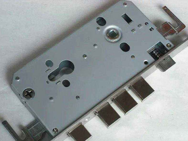 鹤庆24小时上门开锁公司